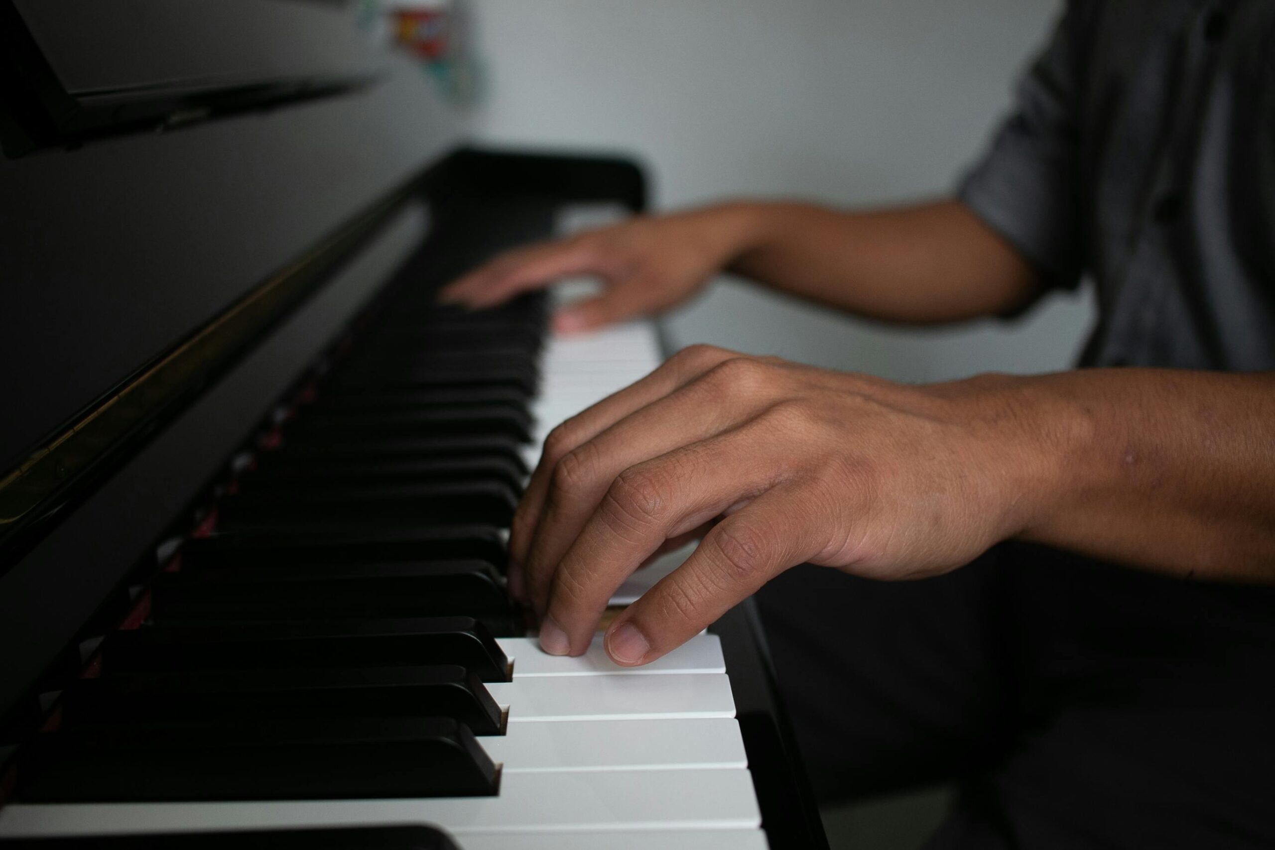 Inversiones de Acordes en el Piano (Nivel Inicial – Intermedio)