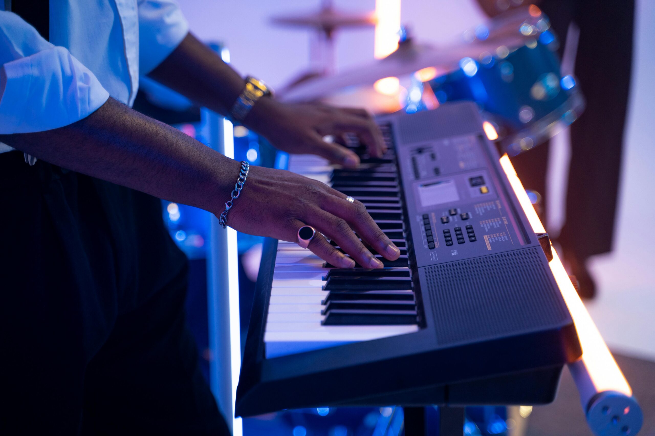 Voicings cerrados y abiertos: estructura, función y expresividad