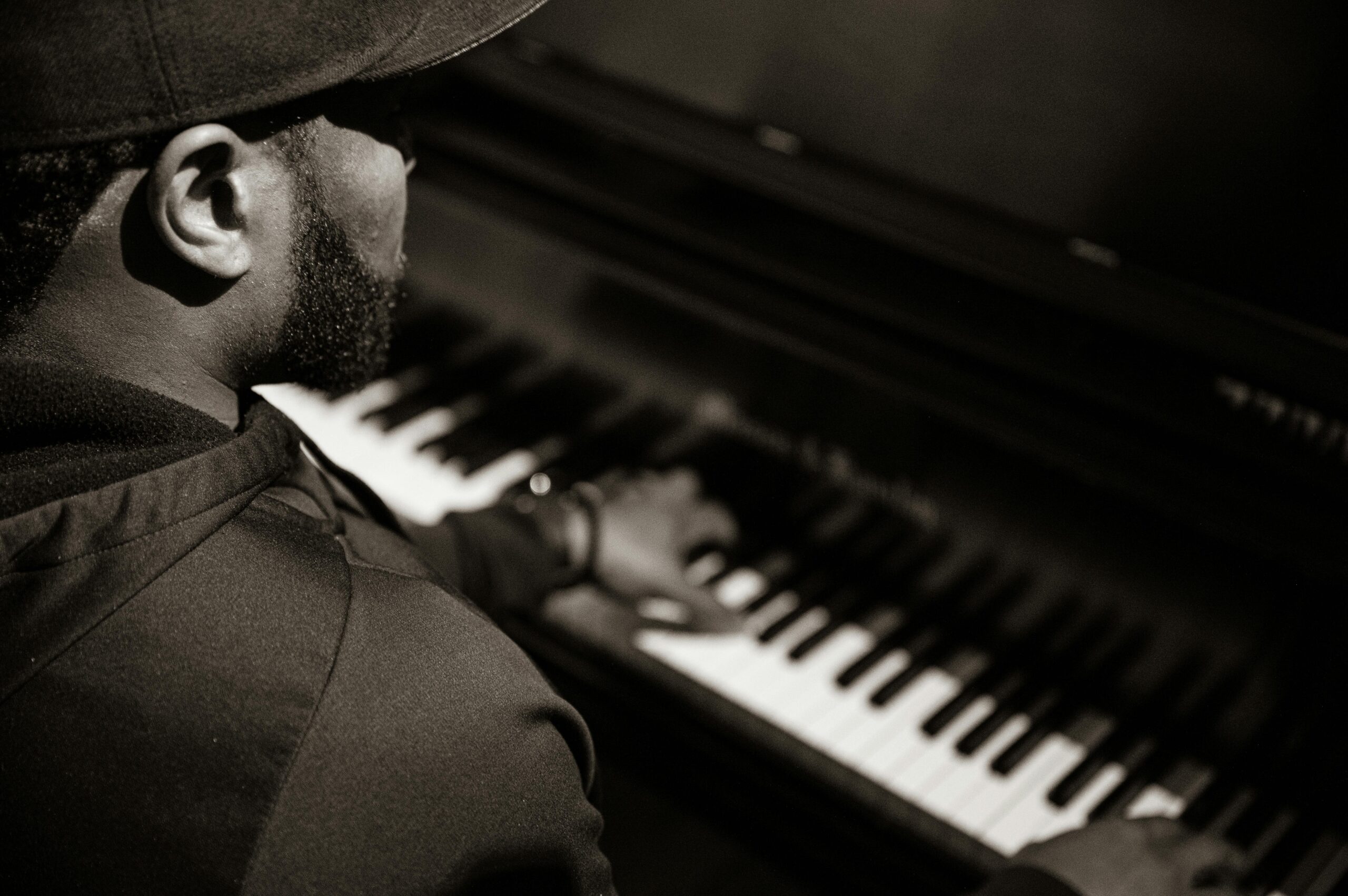 Rearmonización en el jazz (Parte 2): Color, distancia y sorpresa — recursos interválicos y cromáticos